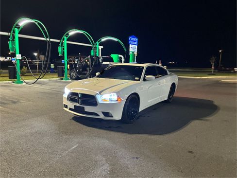 Used 2014 Dodge Charger SXT image 5