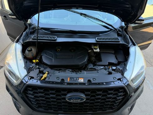 Used 2019 Ford Escape Titanium FWD image 4