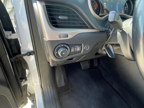 Used 2018 Jeep Cherokee Limited FWD image 14