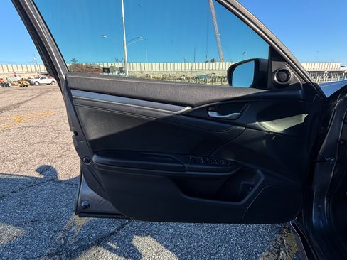 Used 2018 Honda Civic EX-L image 20