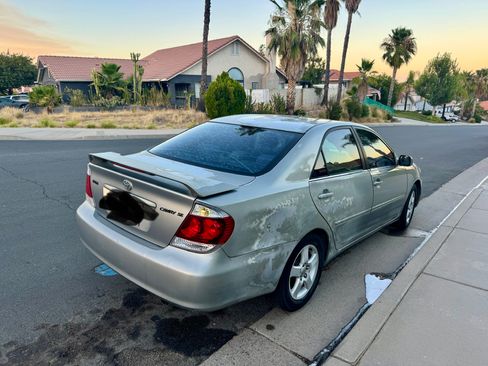 Used 2005 Toyota Camry SE FWD image 9