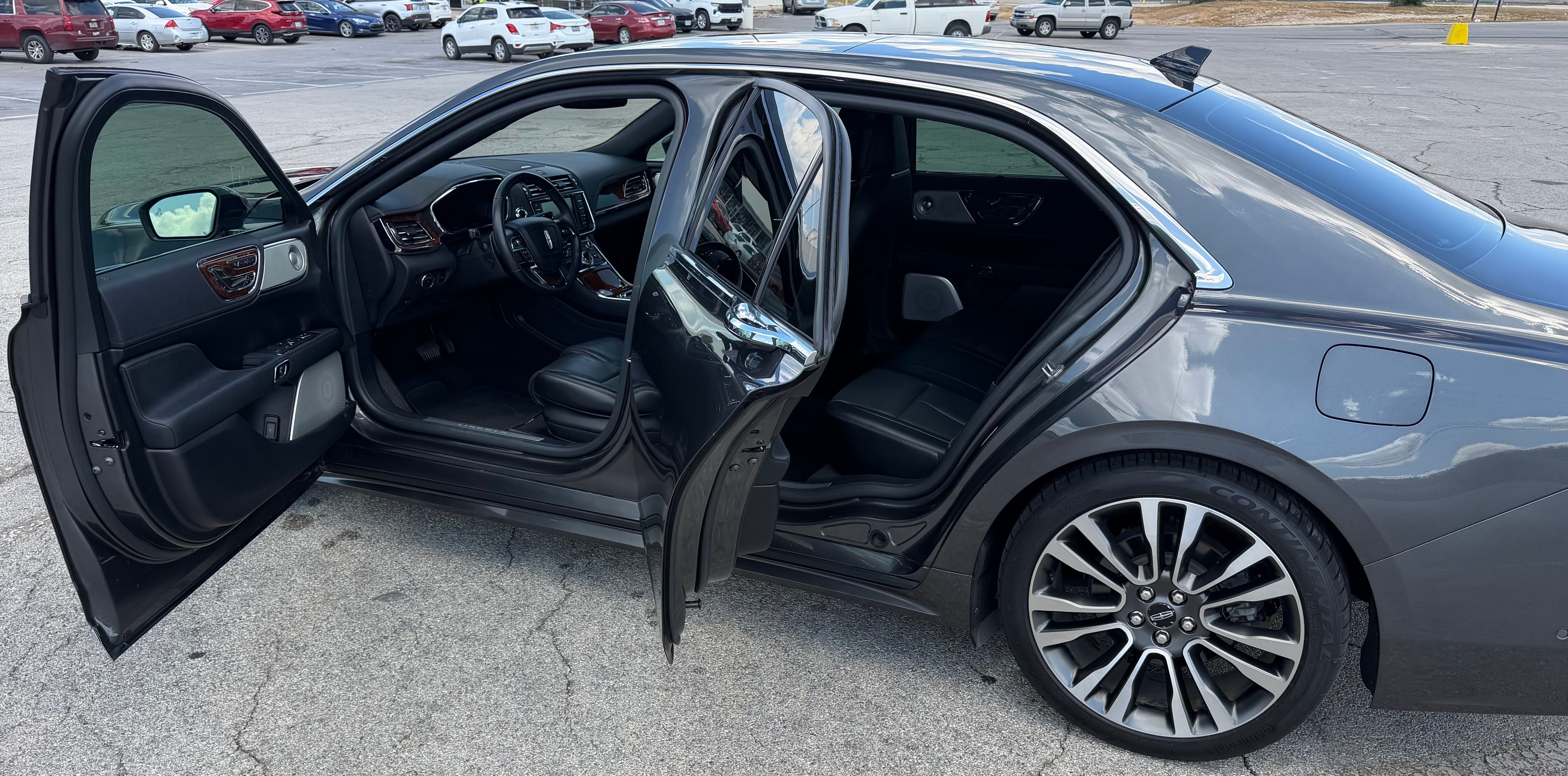 Used 2020 Lincoln Continental Reserve w/ Luxury Package AWD/4WD image 9