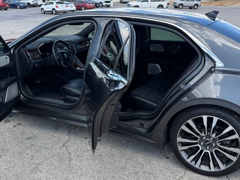 Used 2020 Lincoln Continental Reserve w/ Luxury Package AWD/4WD image 9