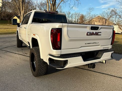 Used 2023 GMC Sierra 3500 Denali w/ Denali Ultimate Package image 9
