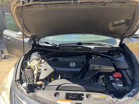 Used 2015 Nissan Altima 2.5 SV w/ Convenience Package image 11