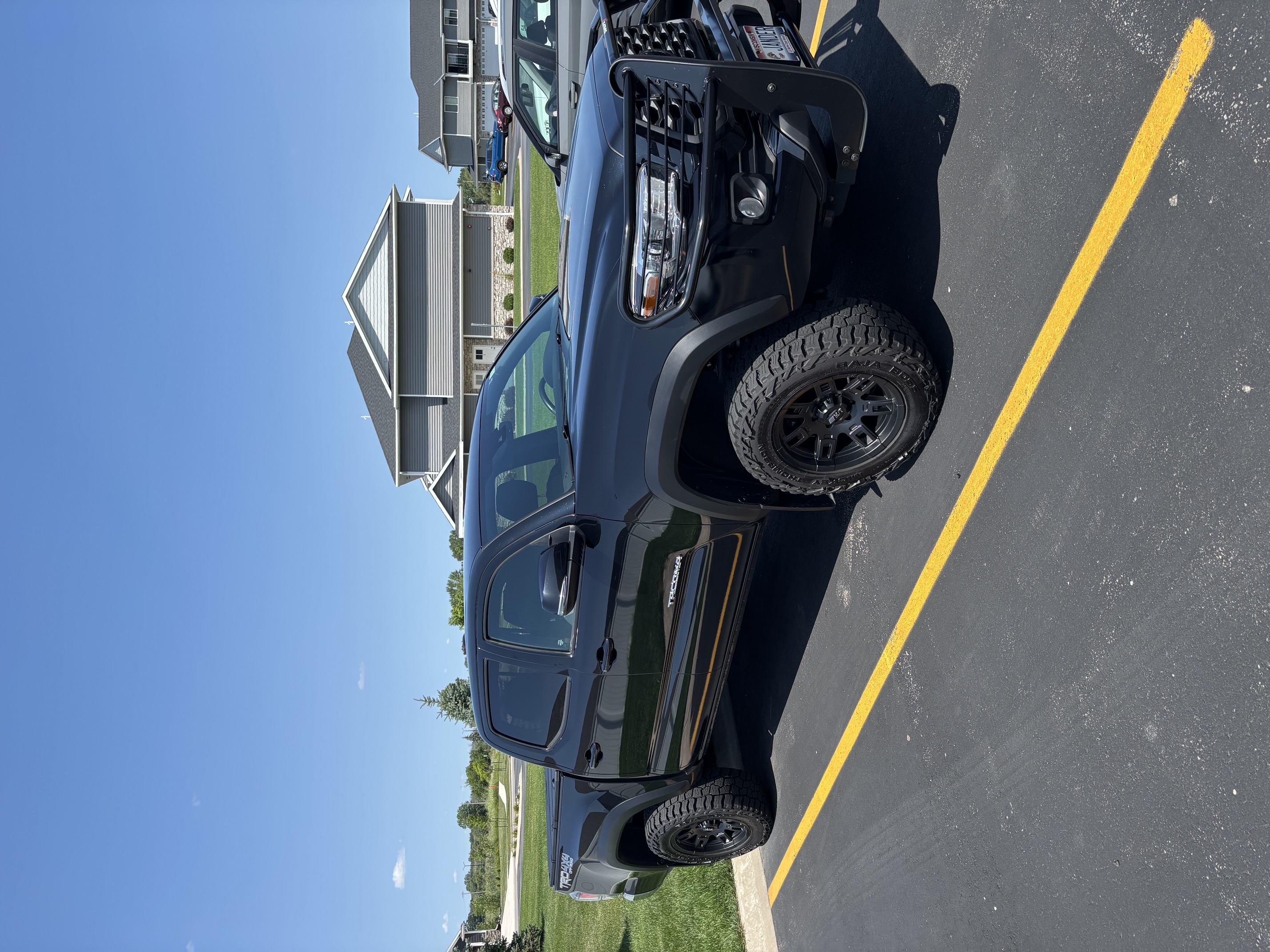 Used 2021 Toyota Tacoma TRD Off-Road AWD/4WD image 1