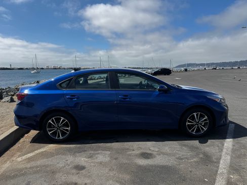Used 2023 Kia Forte LXS w/ LXS Technology Package FWD image 5