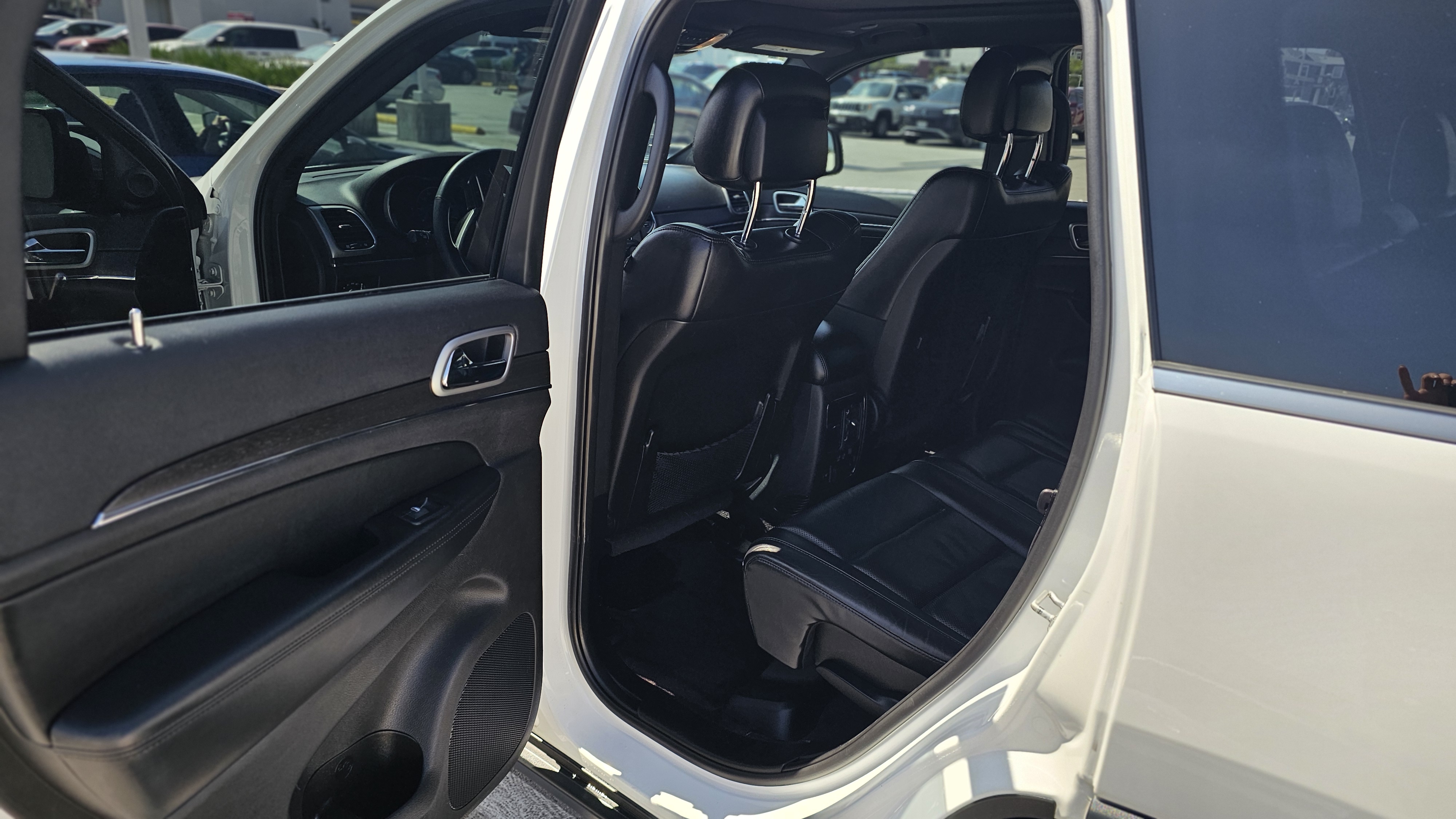 Used 2018 Jeep Grand Cherokee Limited w/ Luxury Group II AWD/4WD image 10