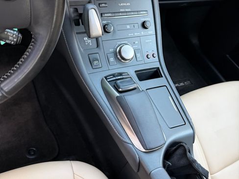 Used 2015 Lexus CT 200h w/ Navigation Package FWD image 17