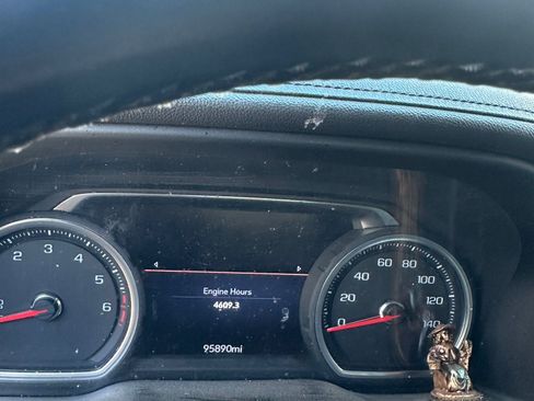 Used 2019 Chevrolet Silverado 1500 High Country w/ Technology Package image 8