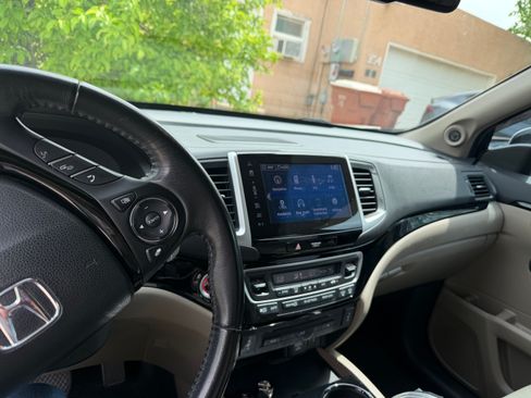 Used 2017 Honda Pilot Touring image 5