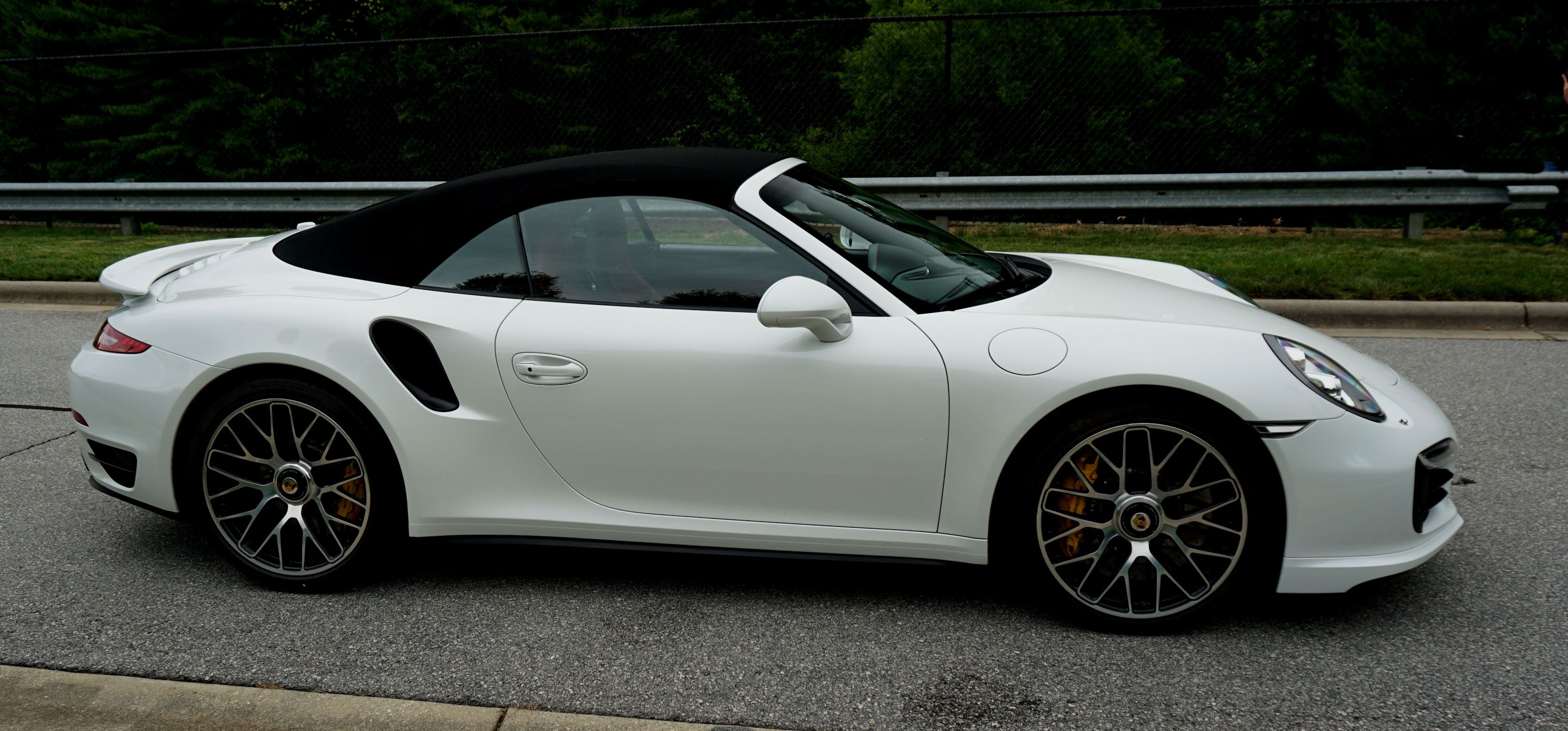 Used 2015 Porsche 911 Turbo S AWD/4WD image 4