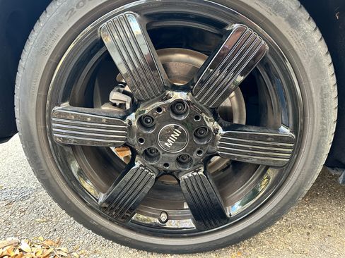 Used 2024 MINI Cooper S w/ Signature Upholstery Package image 32