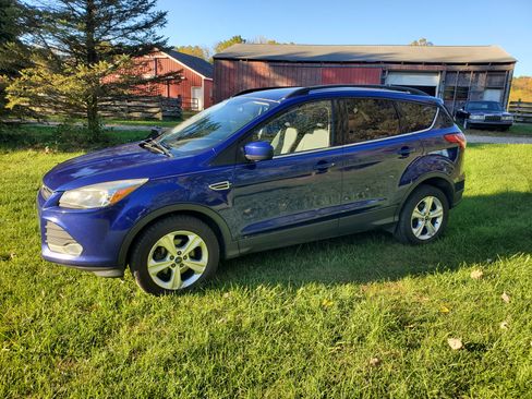 Used 2016 Ford Escape SE w/ Equipment Group 201A image 5