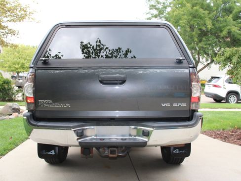 Used 2013 Toyota Tacoma 4x4 Double Cab w/ SR5 Pkg image 8