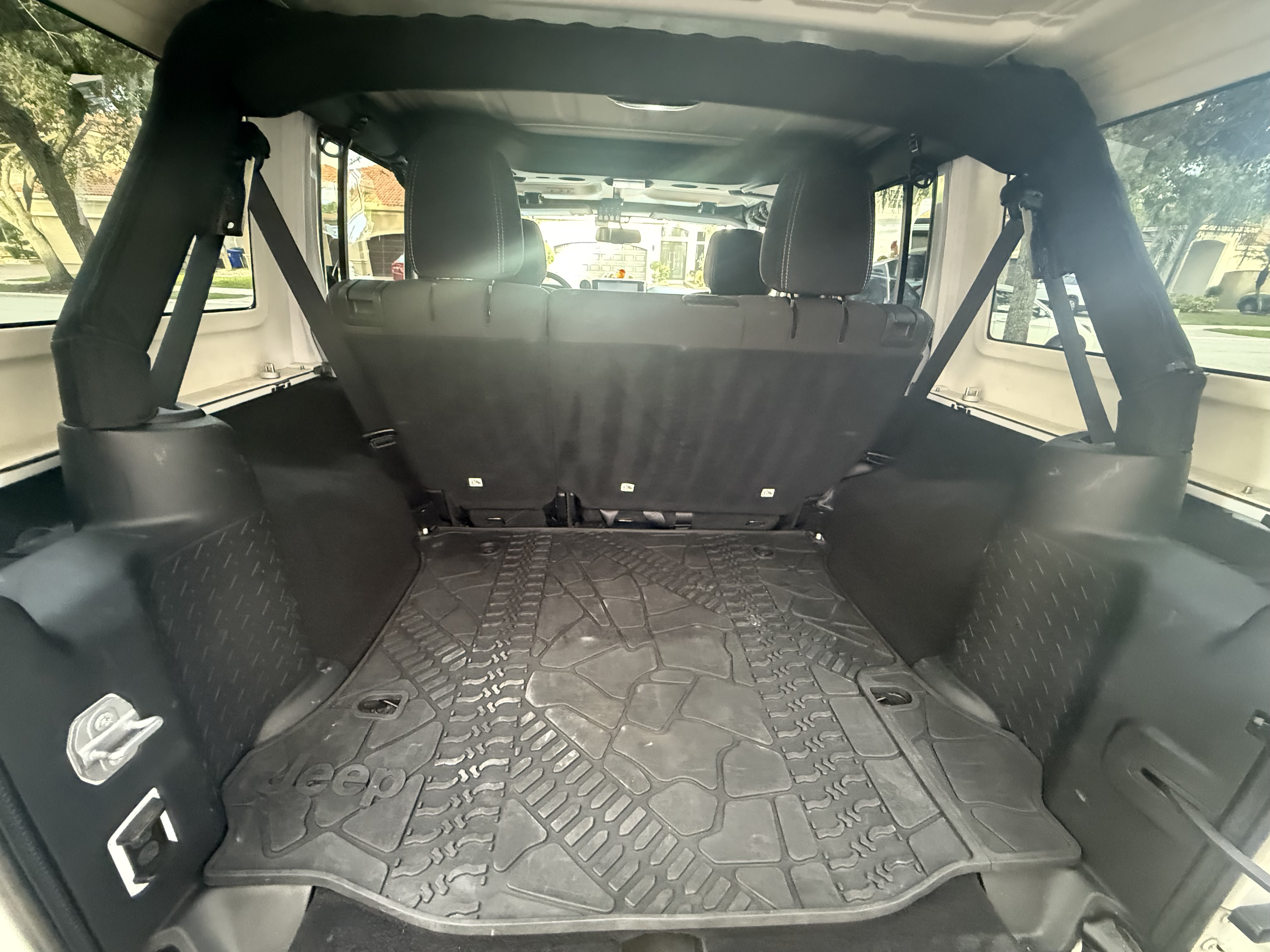 Used 2016 Jeep Wrangler Unlimited Sahara w/ Dual Top Group AWD/4WD image 12
