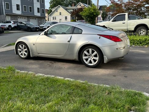 Used 2004 Nissan 350Z Coupe w/ Cargo Convenience Pkg image 8