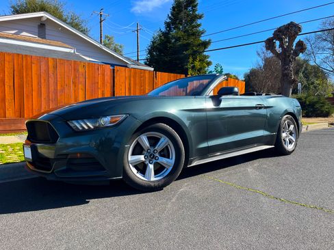 Used 2016 Ford Mustang Convertible image 2