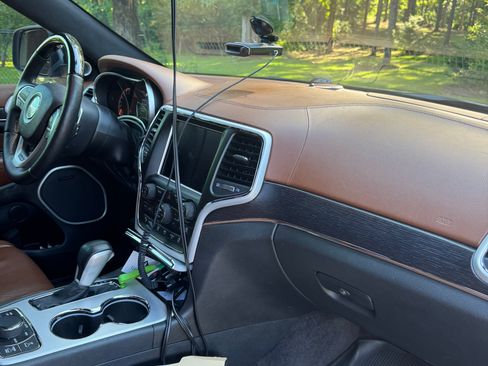 Used 2018 Jeep Grand Cherokee Summit AWD/4WD image 10