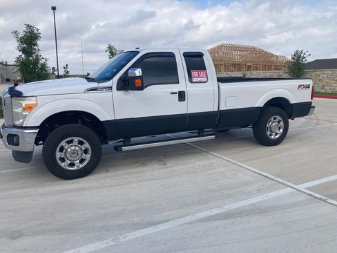 Used 2016 Ford F250 XLT w/ XLT Premium Package AWD/4WD image 14