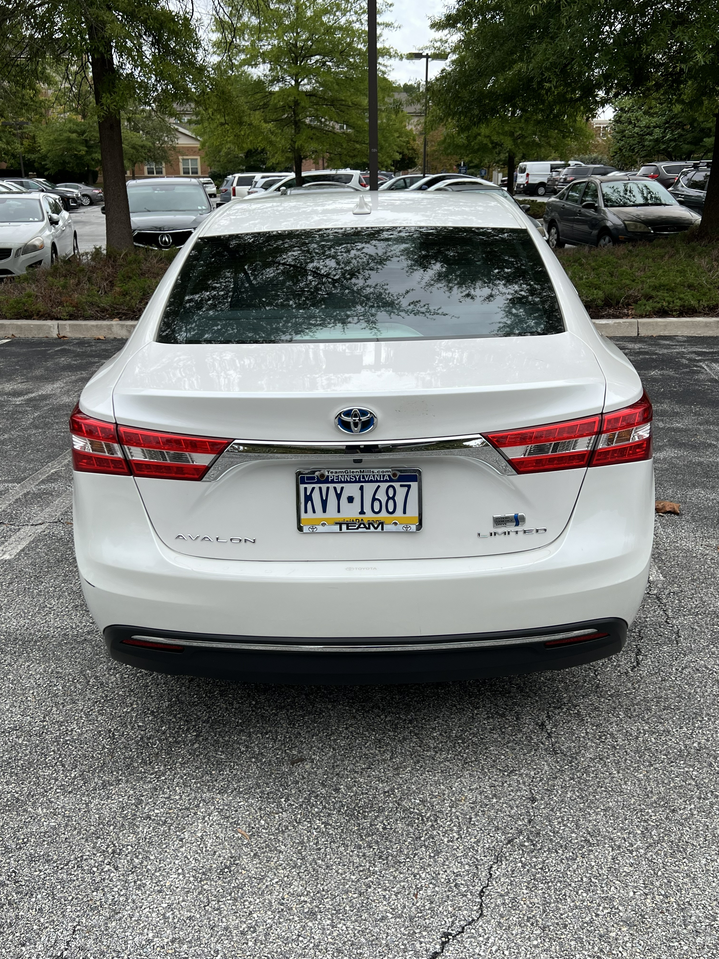 Used 2015 Toyota Avalon Limited w/ Technology Package FWD image 5