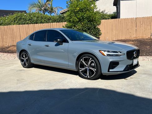 Used 2023 Volvo S60 T8 Plus w/ Climate Package image 2