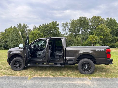 Used 2024 Ford F350 Lariat w/ Lariat Ultimate Package AWD/4WD image 5
