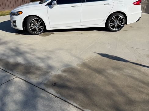 Used 2020 Ford Fusion Titanium image 1