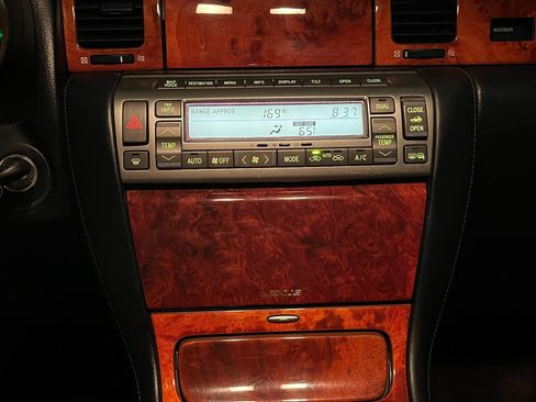 Used 2004 Lexus SC 430 Convertible image 21