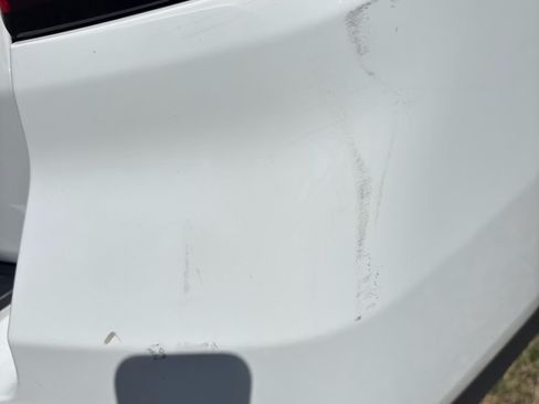 Used 2021 GMC Yukon XL Denali w/ Denali Premium Package image 18