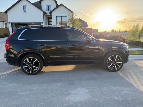 Used 2018 Volvo XC90 T6 Momentum w/ Convenience Package AWD/4WD image 4