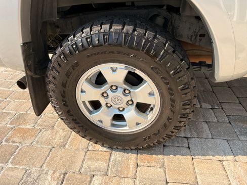 Used 2010 Toyota Tacoma PreRunner RWD image 10