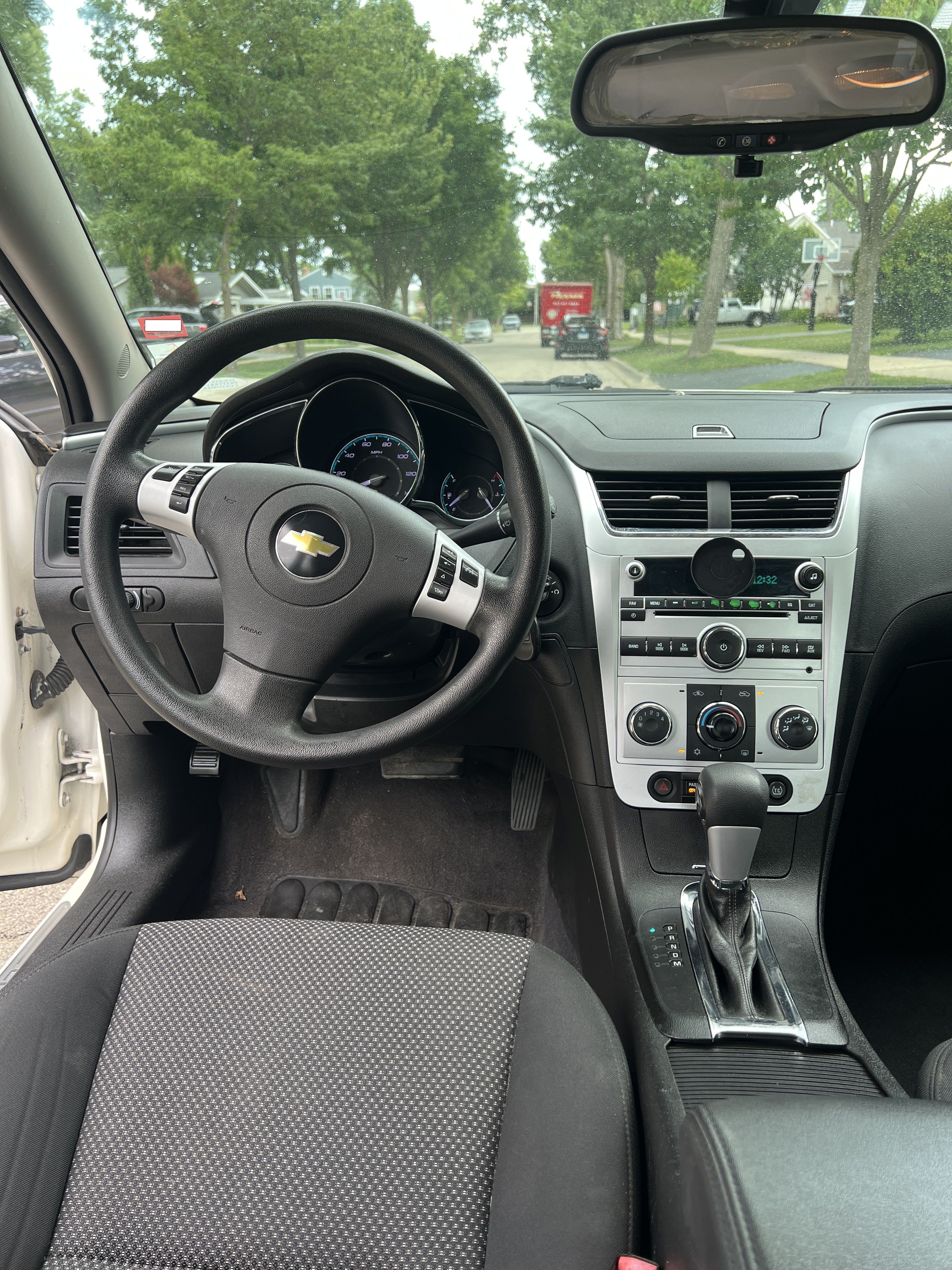 Used 2011 Chevrolet Malibu LT w/ White Diamond Premium Package FWD image 11