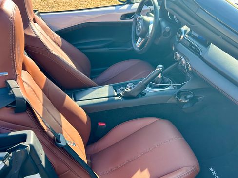 Used 2022 MAZDA MX-5 Miata Grand Touring image 17