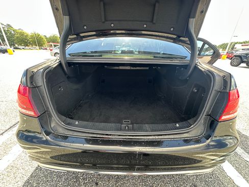 Used 2014 Mercedes-Benz E 350 4MATIC Sedan image 17