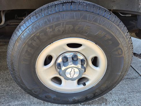 Used 2017 Chevrolet Express 3500 LT w/ LT Preferred Equipment Group image 17