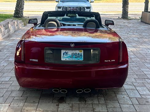 Used 2006 Cadillac XLR image 19