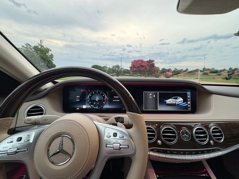 Used 2019 Mercedes-Benz S 560 Sedan image 8