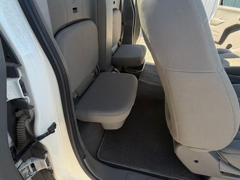 Used 2020 Nissan Frontier S image 4