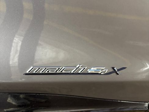 Used 2021 Ford Mustang Mach-E Premium image 18