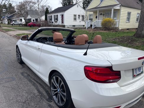 Used 2018 BMW 230i 230i Convertible 2D w/ Premium Package image 11