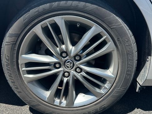 Used 2015 Toyota Camry SE FWD image 16