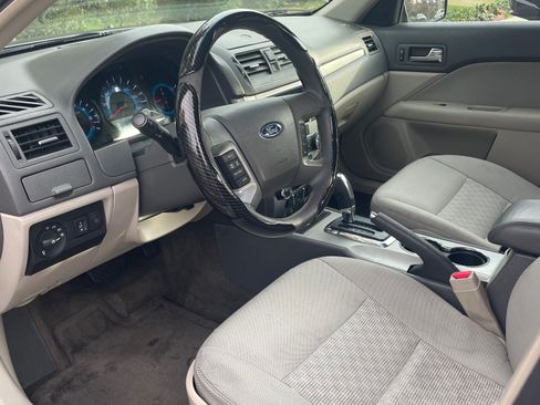 Used 2011 Ford Fusion SE image 9