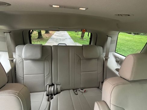 Used 2015 GMC Yukon Denali w/ Premium Package image 13