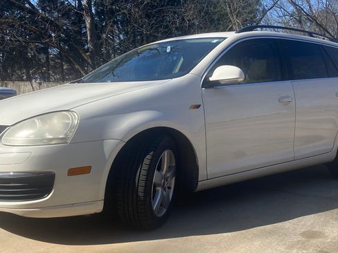 Used 2009 Volkswagen Jetta SE image 1