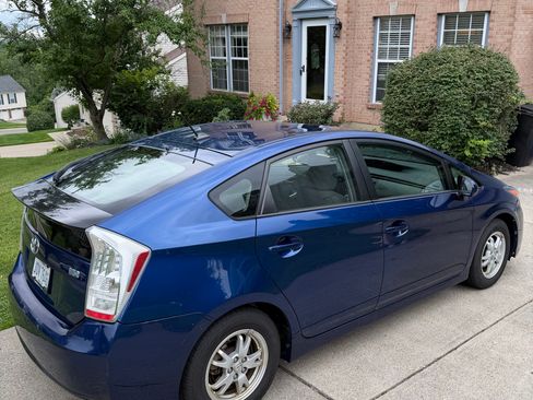 Used 2010 Toyota Prius Five FWD image 4