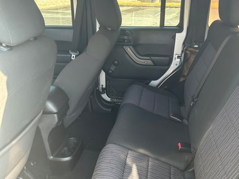 Used 2012 Jeep Wrangler Unlimited Sport image 12