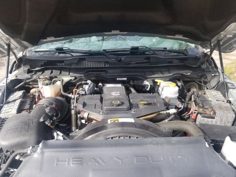 Used 2018 RAM 3500 SLT w/ Luxury Group image 30