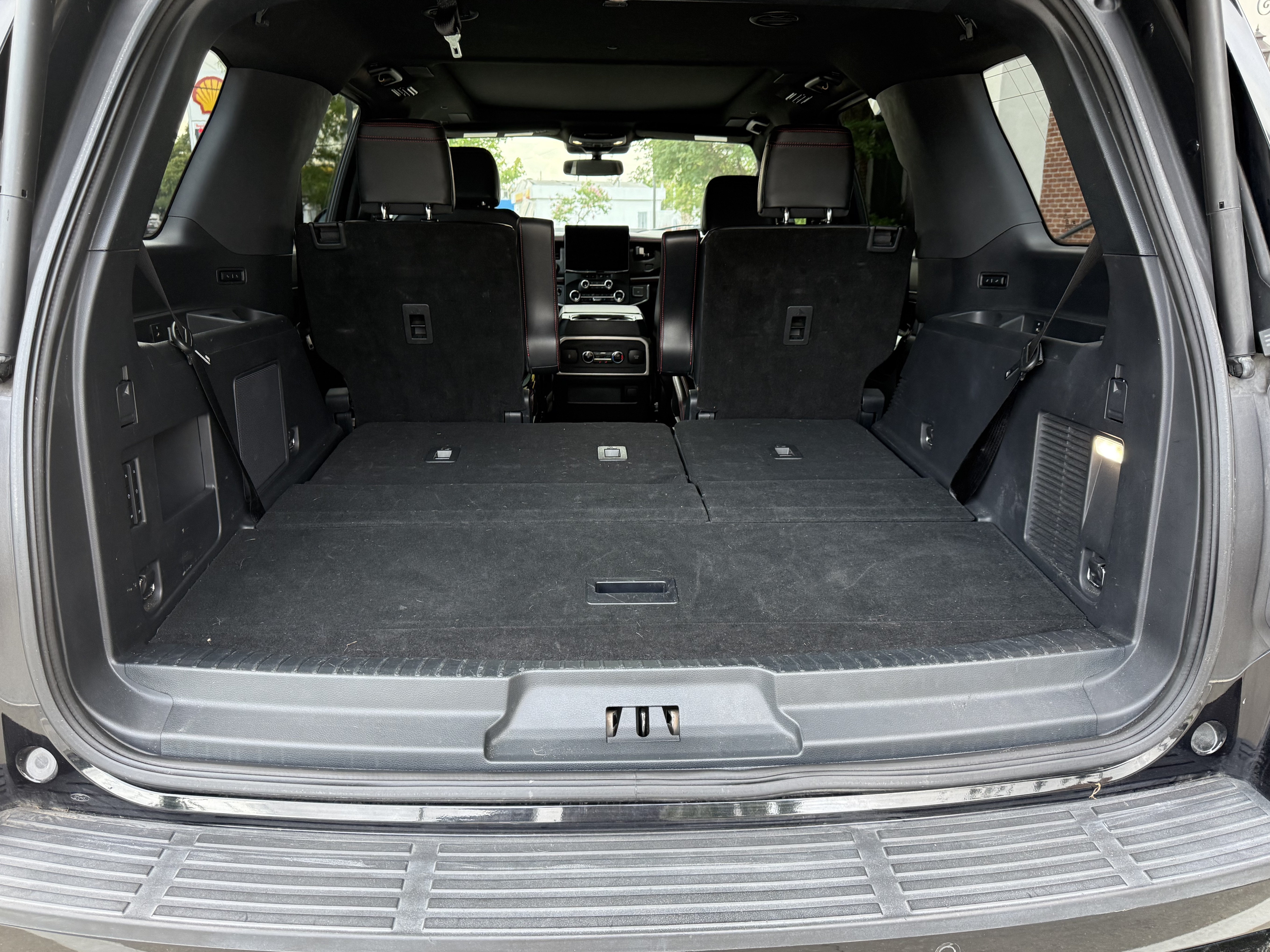 Used 2023 Ford Expedition Limited AWD/4WD image 17