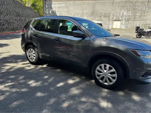 Used 2016 Nissan Rogue S AWD/4WD image 4